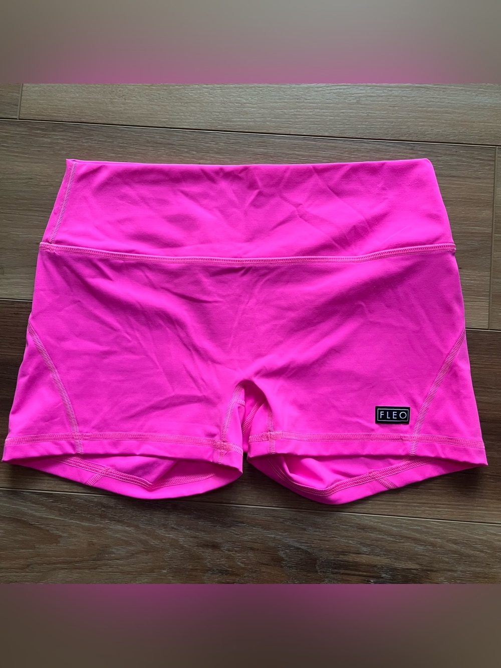 Fleo hot pink Midrise contour pull on booty training shorts large *read